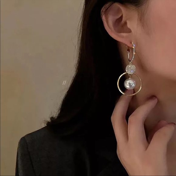 New White Pearl Drop Earrings - Picture 2 of 7